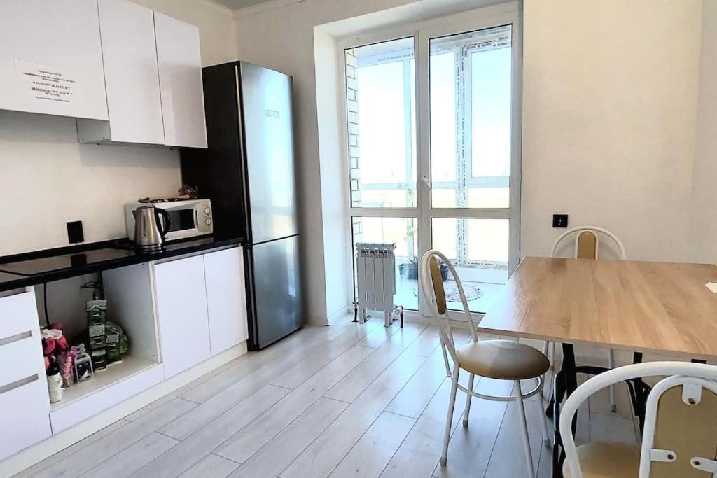 Аэропорт 10 Минут Apartamento Astana Exterior foto